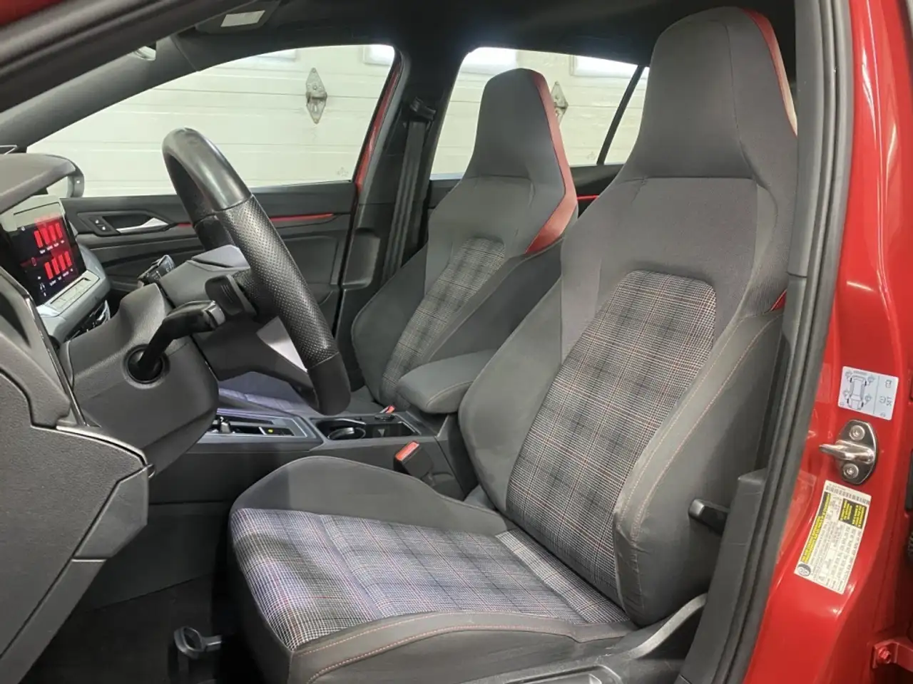 Volkswagen Golf GTI photo Volkswagen Golf GTI