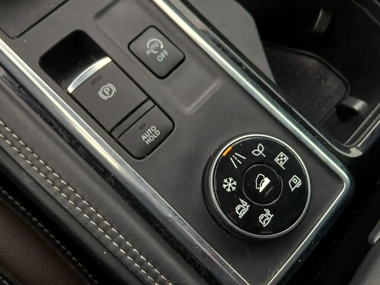 Nissan Pathfinder снимка Nissan Pathfinder