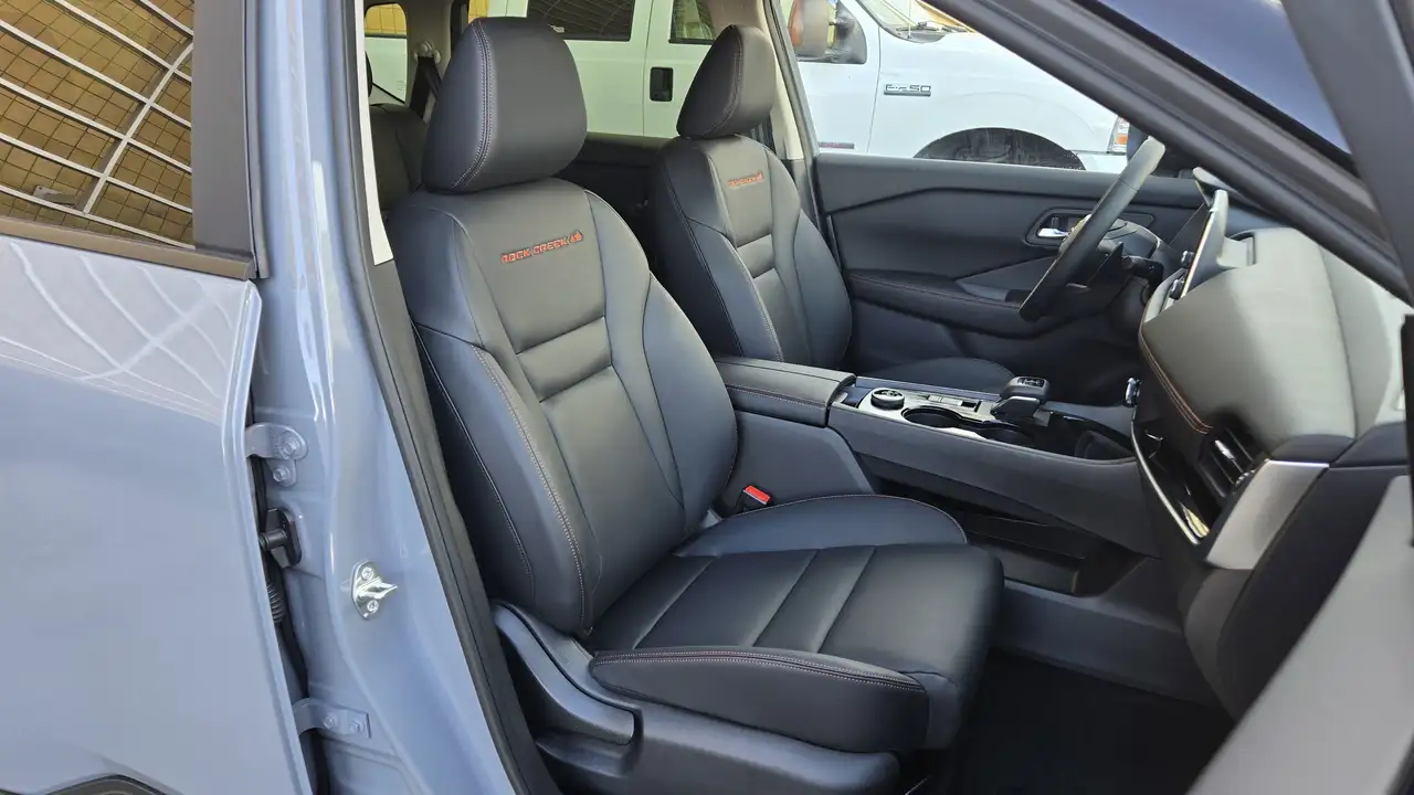 Nissan Rogue fotografie Nissan Rogue