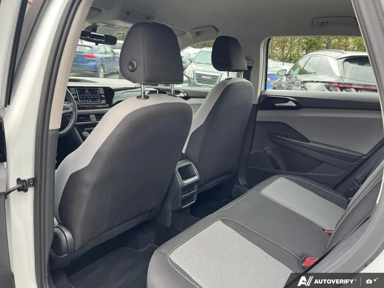 Volkswagen Taos снимка Volkswagen Taos
