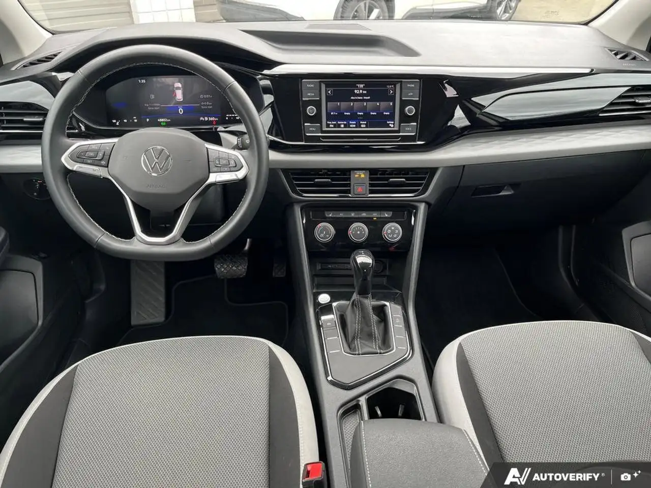 Volkswagen Taos снимка Volkswagen Taos