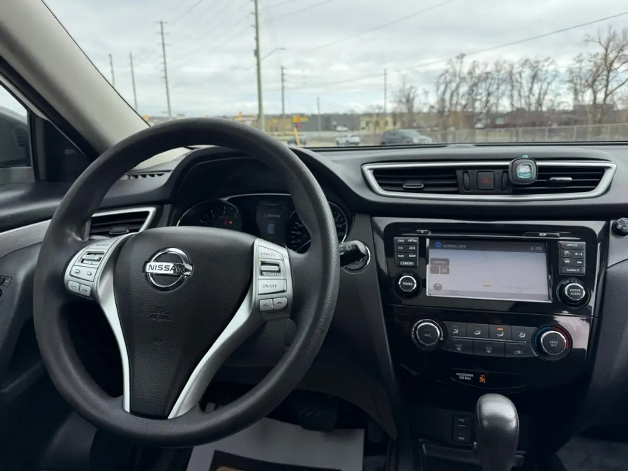 Nissan Rogue снимка Nissan Rogue
