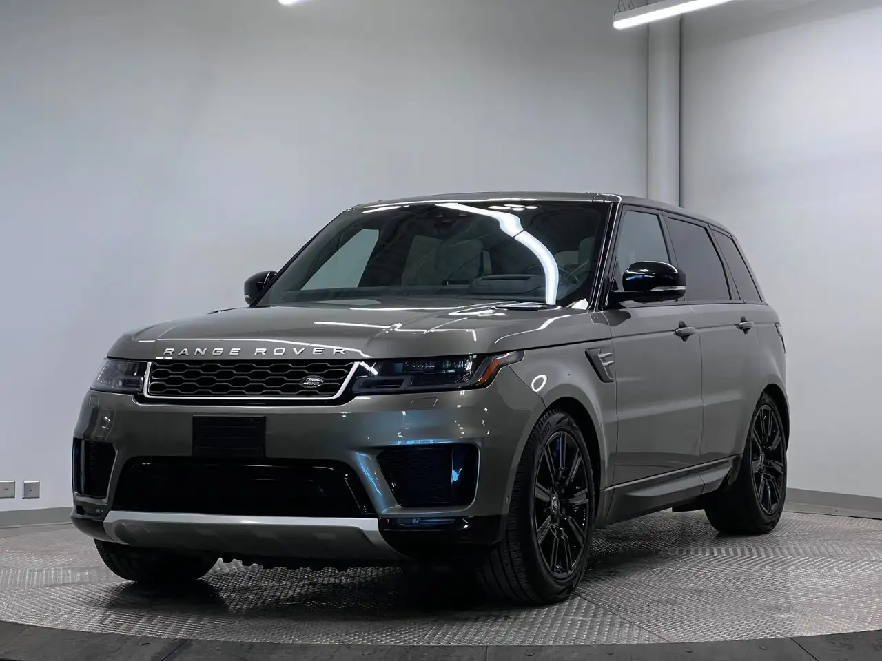 Land Rover Range Rover Sport снимка Land Rover Range Rover Sport