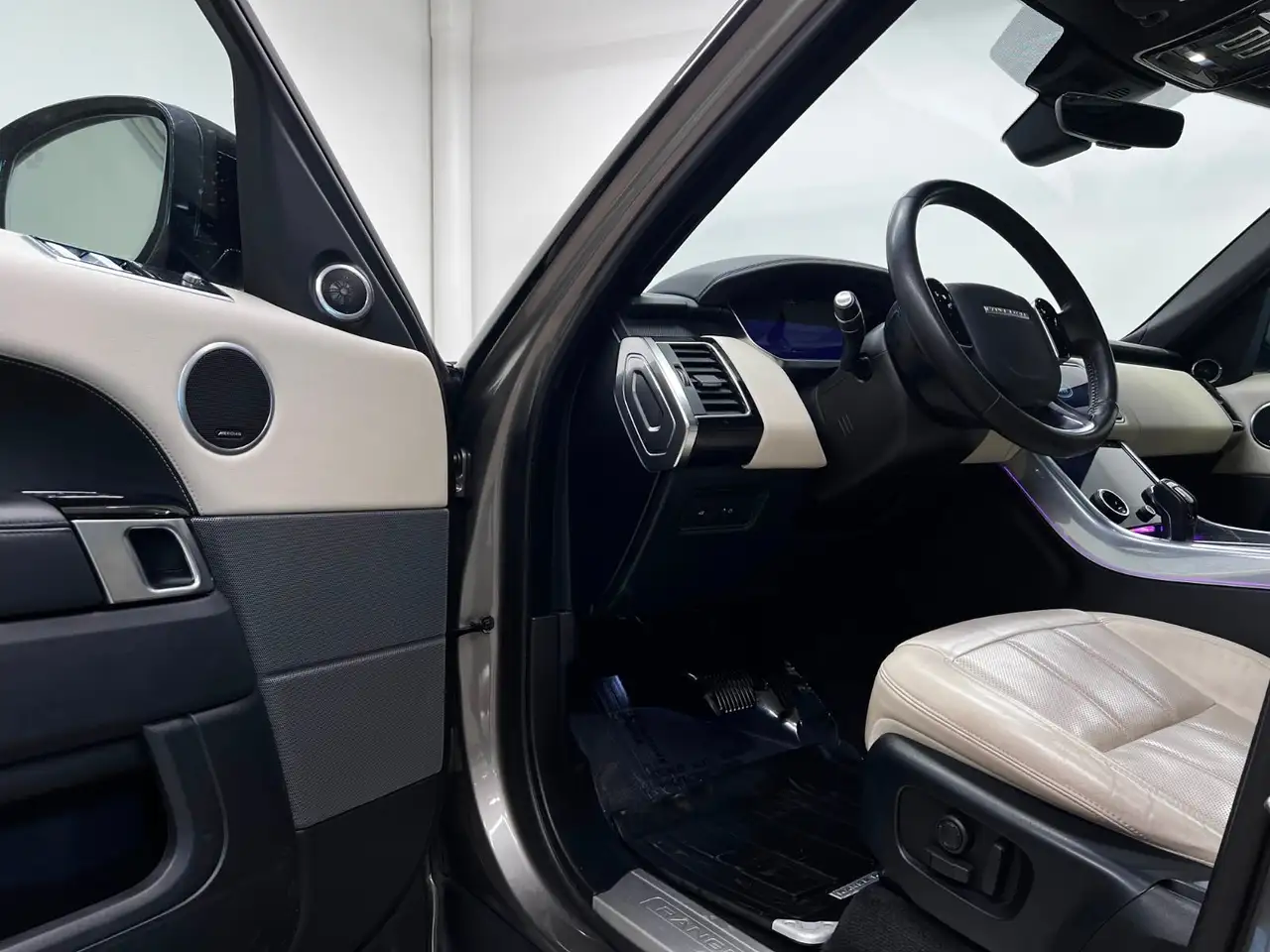 Land Rover Range Rover Sport снимка Land Rover Range Rover Sport