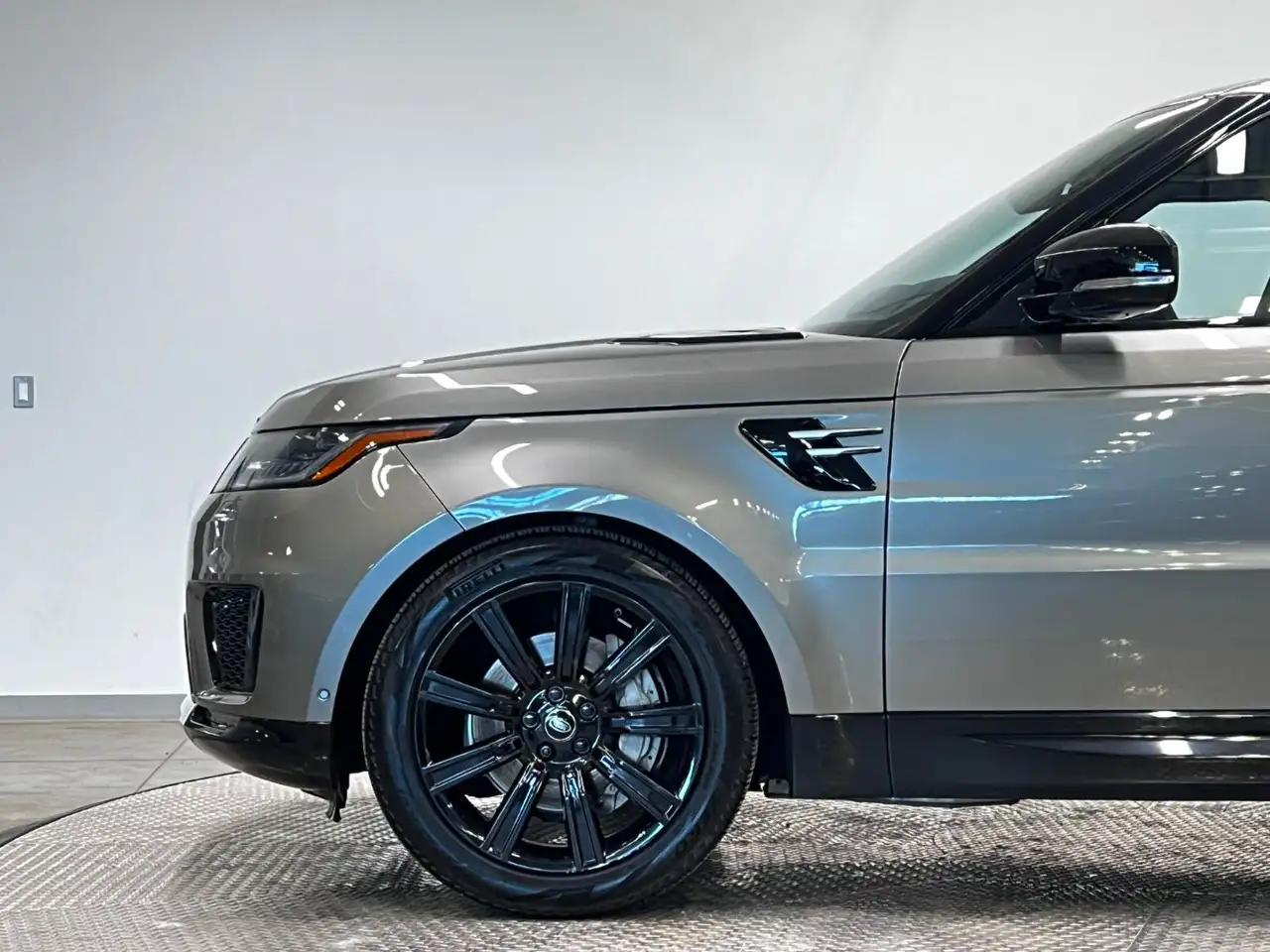 Land Rover Range Rover Sport снимка Land Rover Range Rover Sport