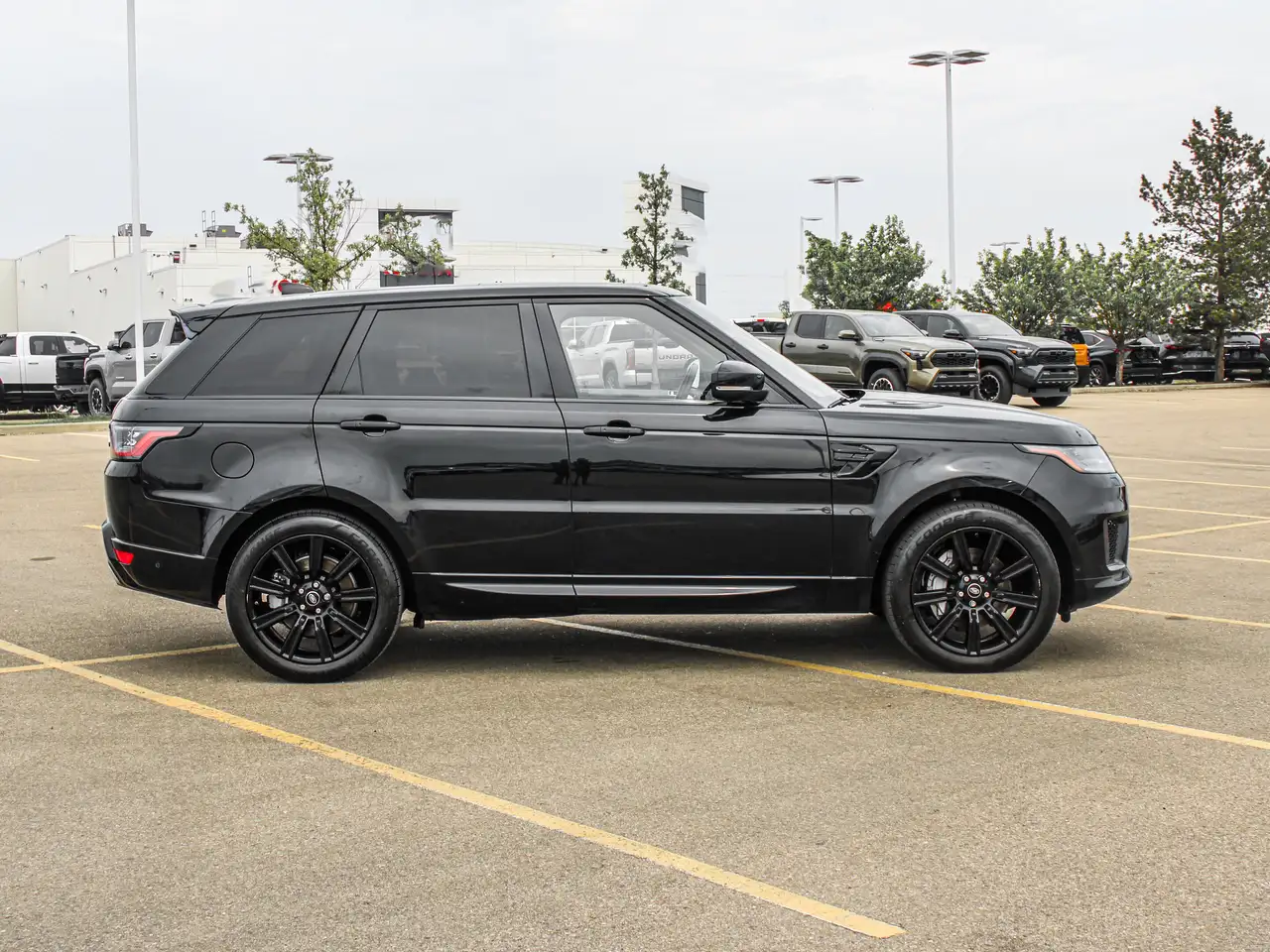 Land Rover Range Rover Sport photo Land Rover Range Rover Sport