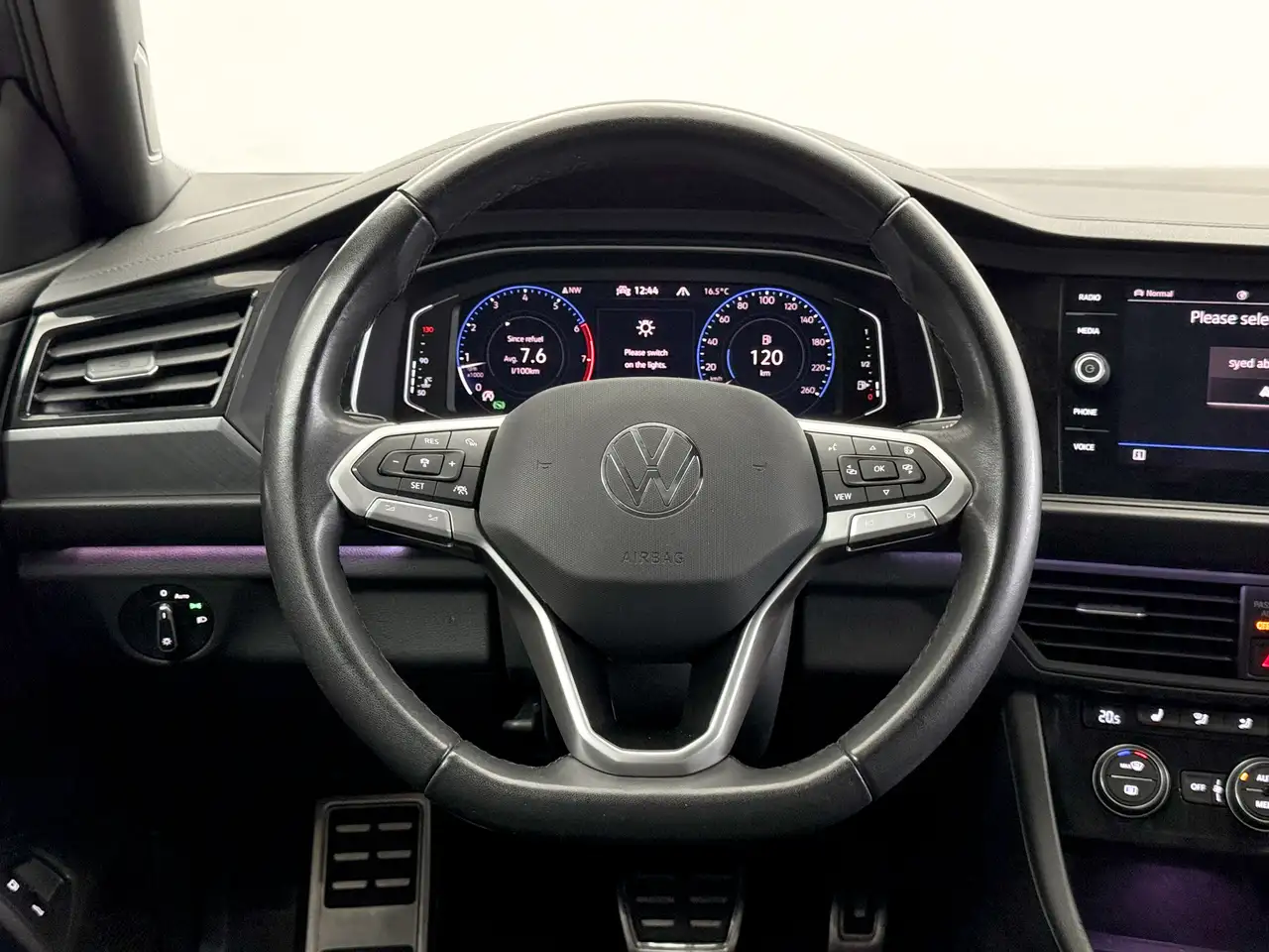 Volkswagen Jetta снимка Volkswagen Jetta