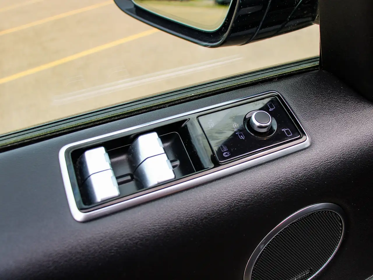 Land Rover Range Rover Sport photo Land Rover Range Rover Sport