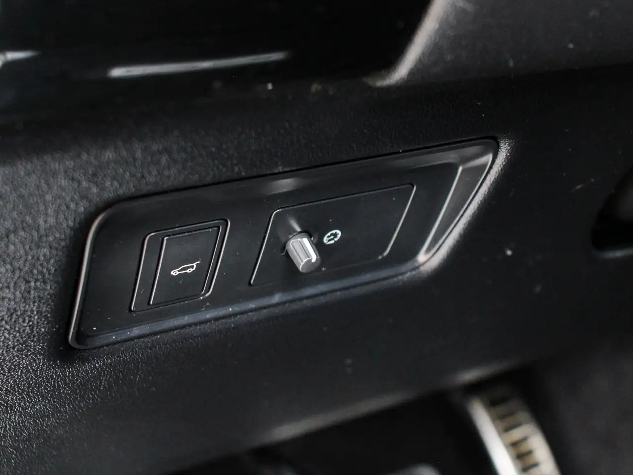 Land Rover Range Rover Sport photo Land Rover Range Rover Sport