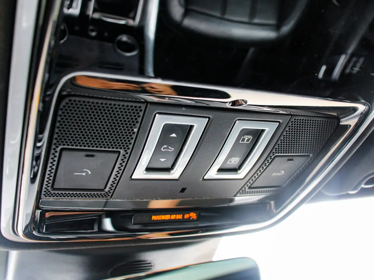 Land Rover Range Rover Sport photo Land Rover Range Rover Sport