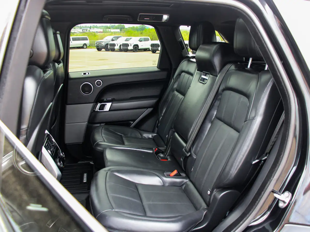 Land Rover Range Rover Sport photo Land Rover Range Rover Sport