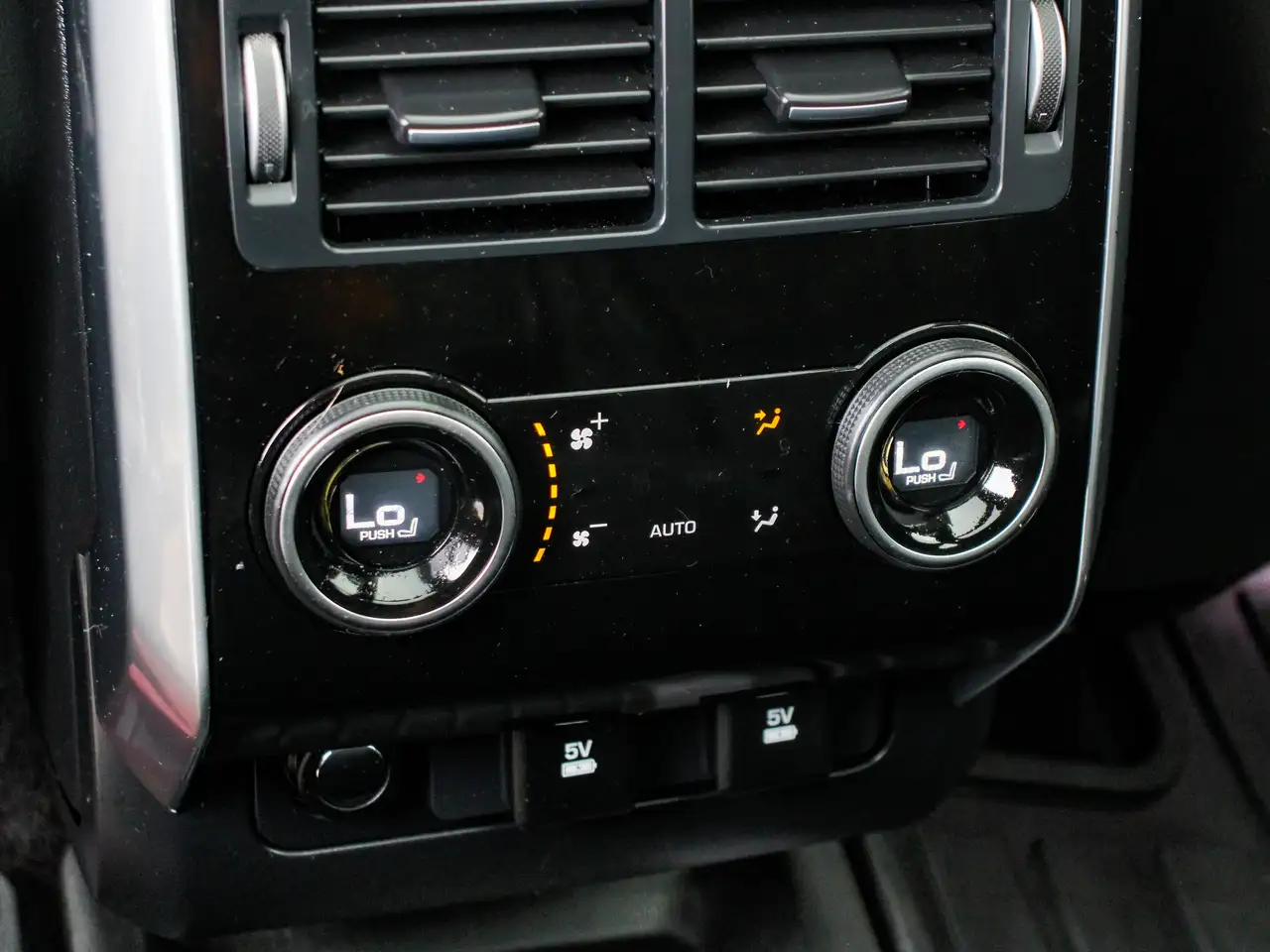 Land Rover Range Rover Sport photo Land Rover Range Rover Sport