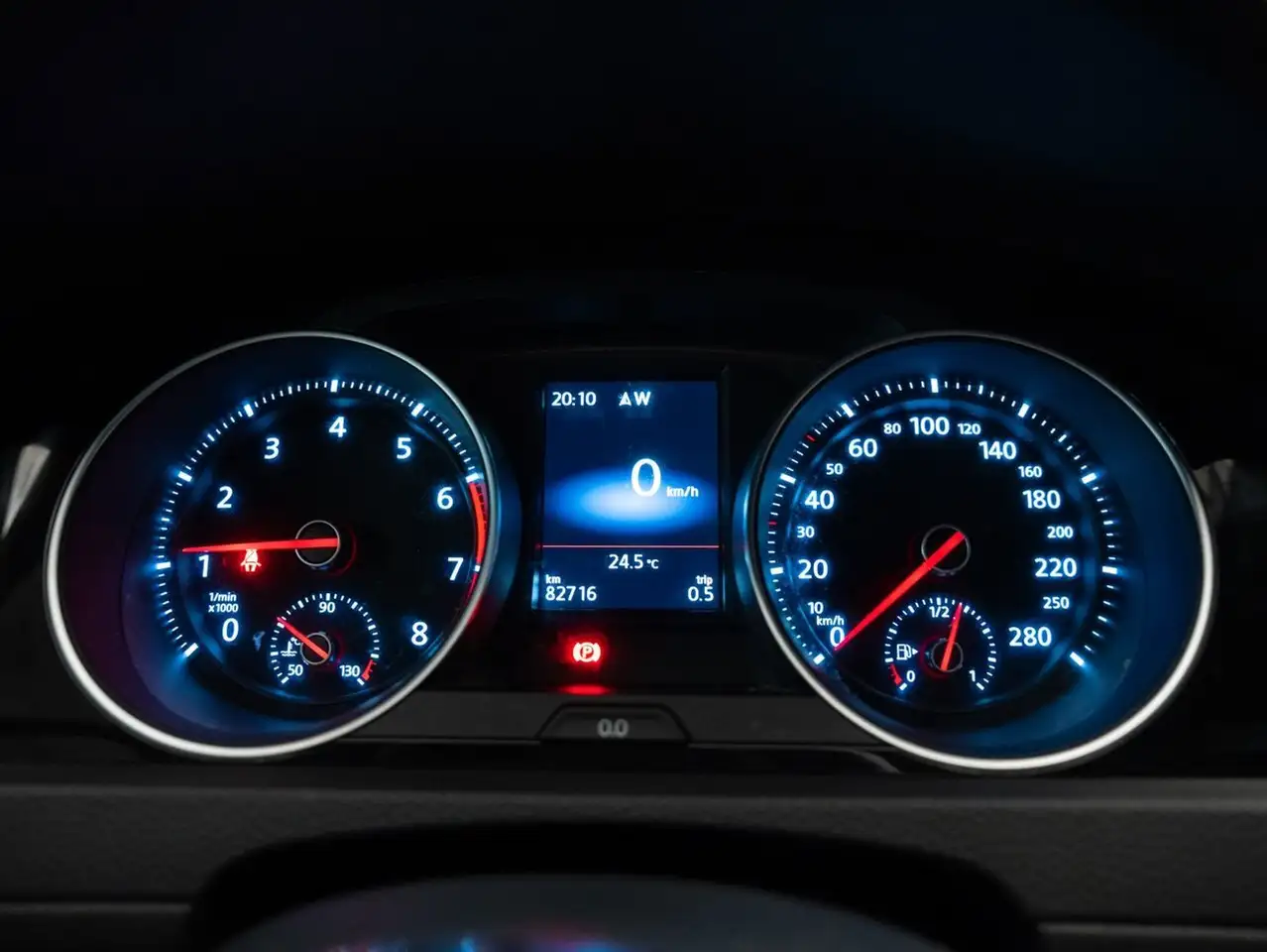 Volkswagen Golf GTI снимка Volkswagen Golf GTI