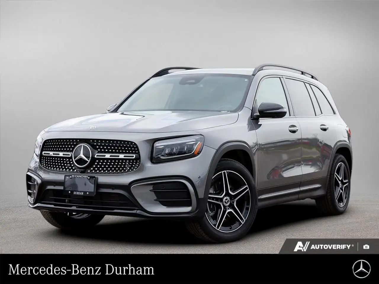 Mercedes-Benz GLB снимка Mercedes-Benz GLB