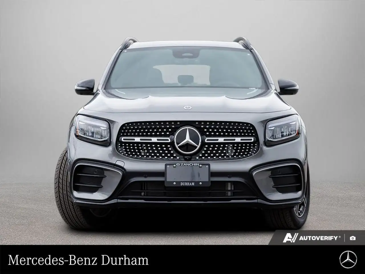 Mercedes-Benz GLB снимка Mercedes-Benz GLB