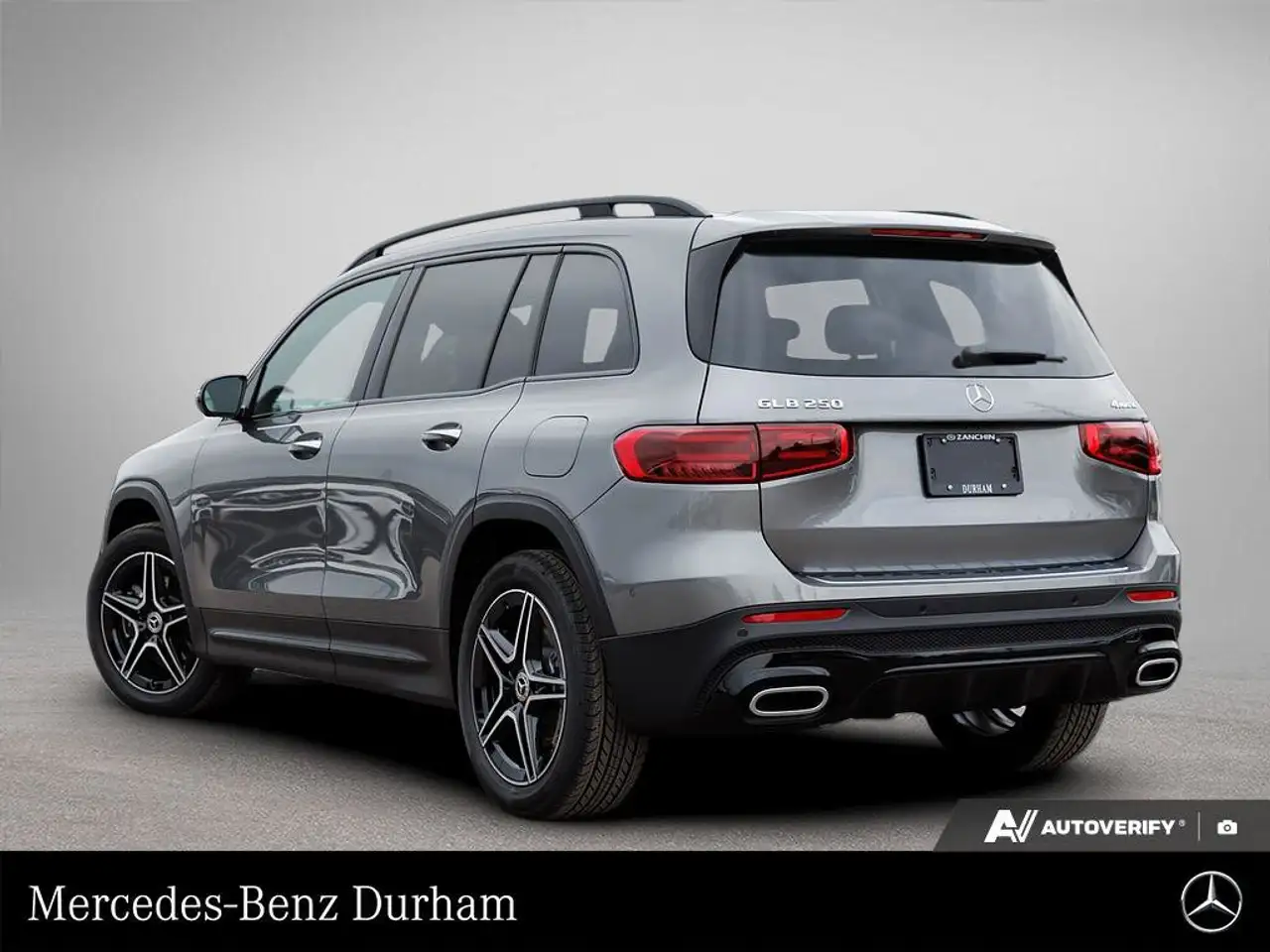 Mercedes-Benz GLB снимка Mercedes-Benz GLB