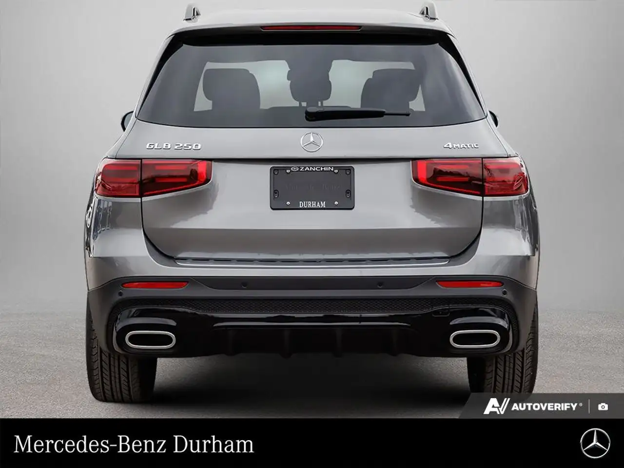 Mercedes-Benz GLB снимка Mercedes-Benz GLB