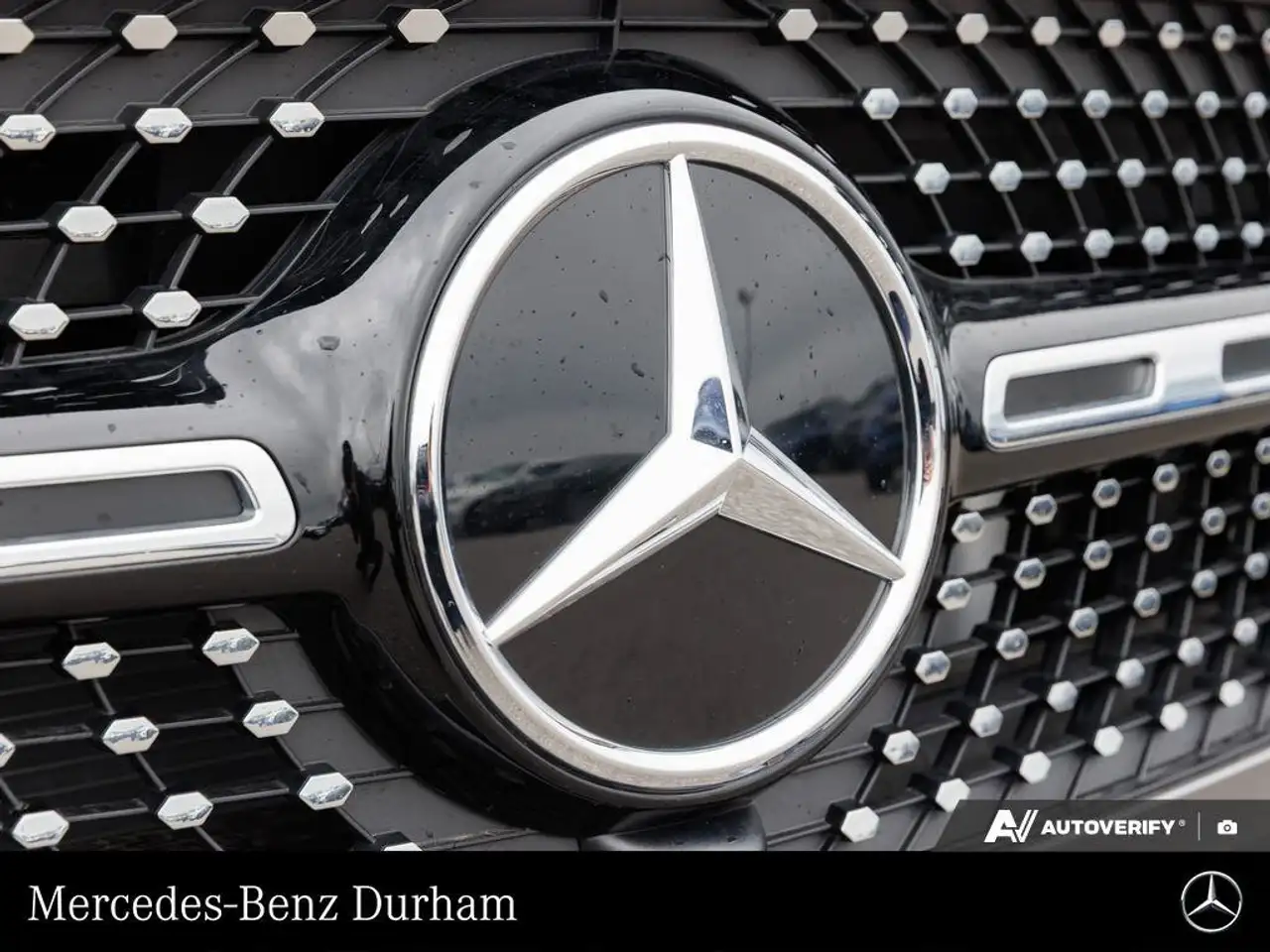 Mercedes-Benz GLB снимка Mercedes-Benz GLB