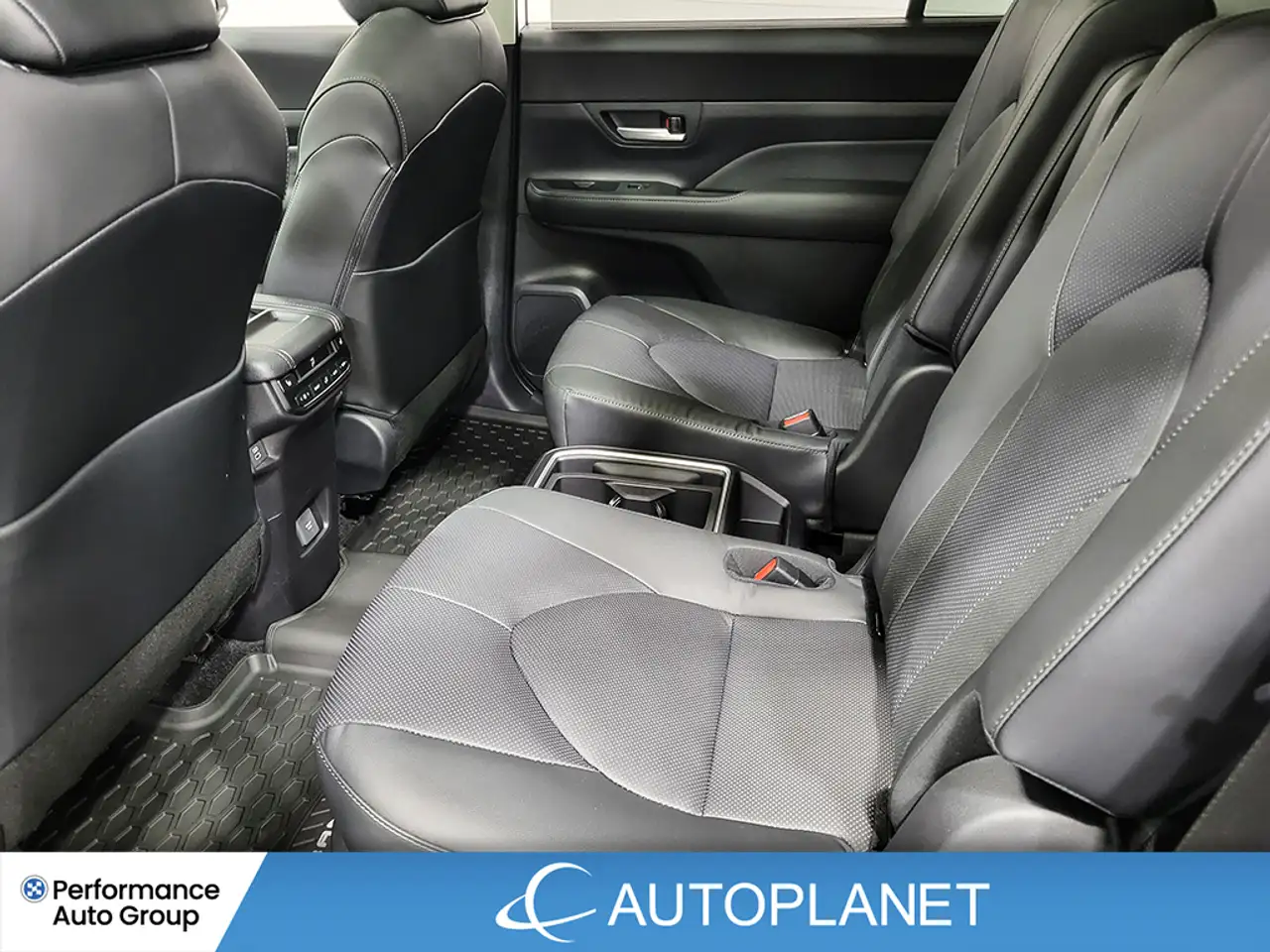 Toyota Grand Highlander photo Toyota Grand Highlander