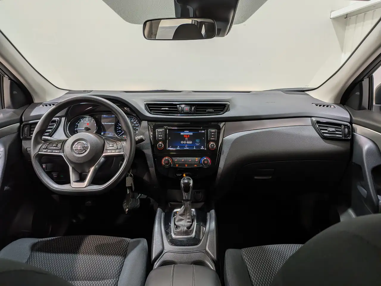 Nissan Qashqai снимка Nissan Qashqai