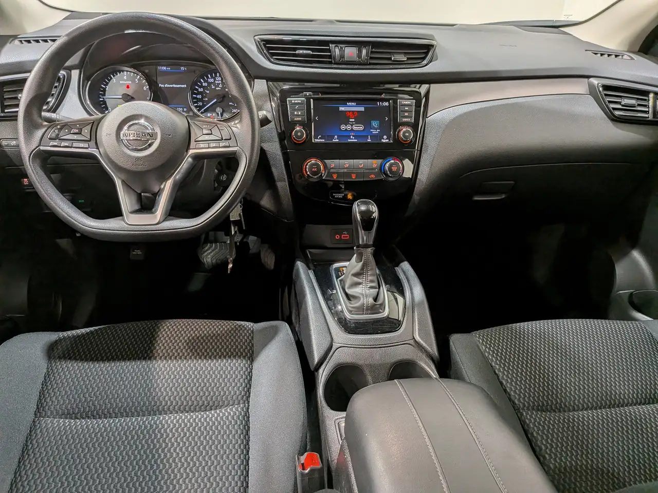 Nissan Qashqai снимка Nissan Qashqai
