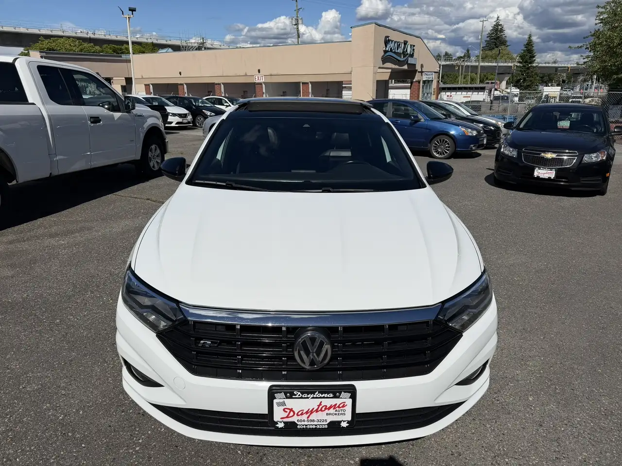 Volkswagen Jetta снимка Volkswagen Jetta