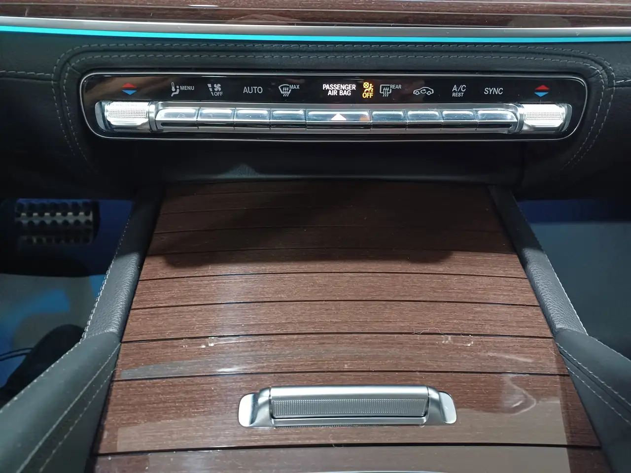 Mercedes-Benz GLE снимка Mercedes-Benz GLE