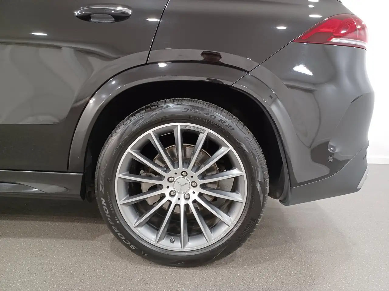 Mercedes-Benz GLE снимка Mercedes-Benz GLE