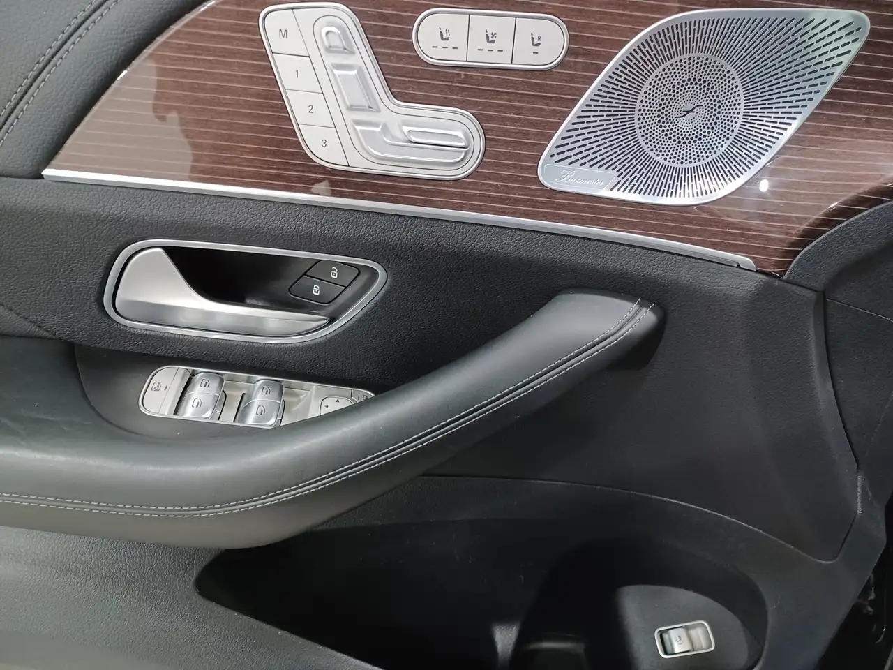 Mercedes-Benz GLE снимка Mercedes-Benz GLE