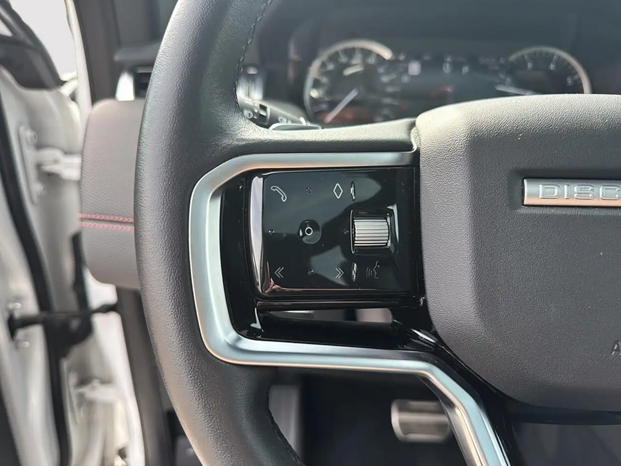 Land Rover Discovery Sport снимка Land Rover Discovery Sport