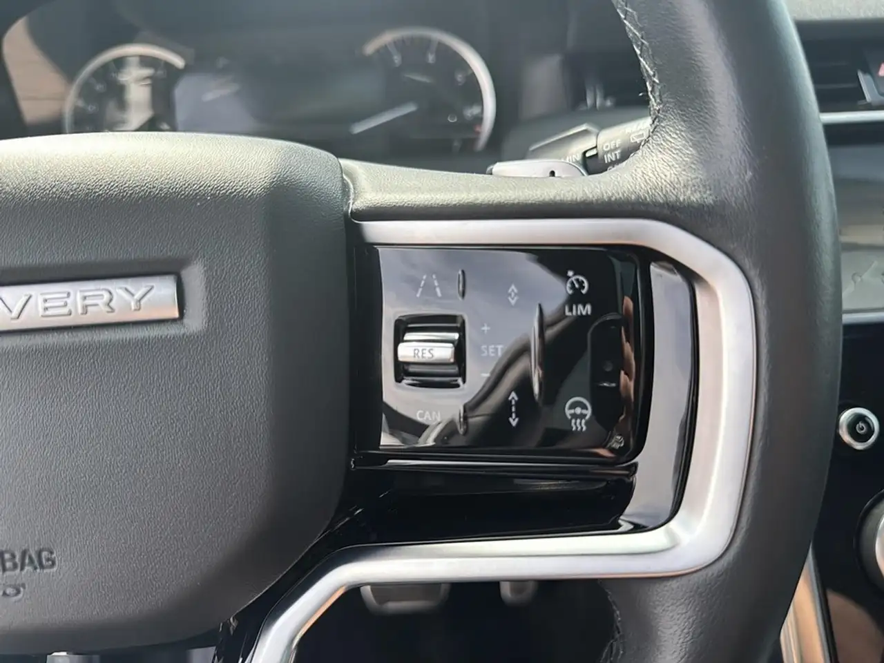 Land Rover Discovery Sport снимка Land Rover Discovery Sport