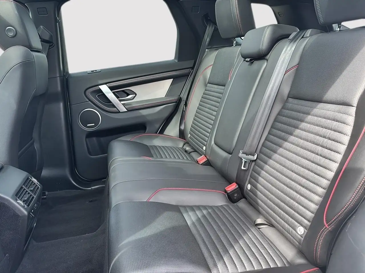 Land Rover Discovery Sport снимка Land Rover Discovery Sport