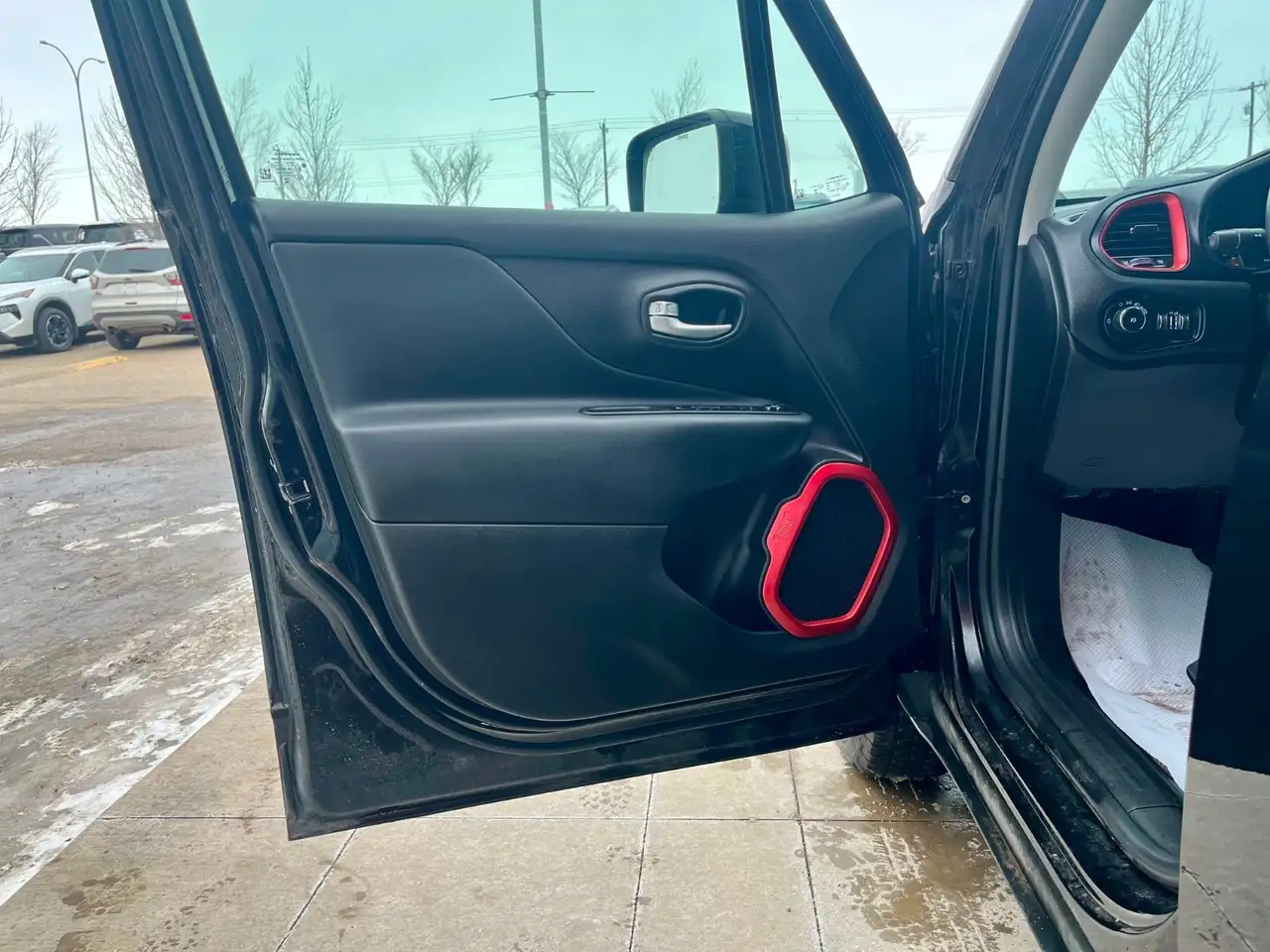 Jeep Renegade снимка Jeep Renegade