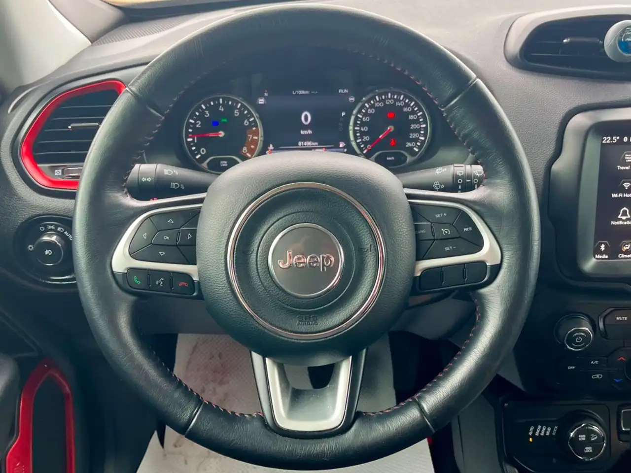 Jeep Renegade снимка Jeep Renegade