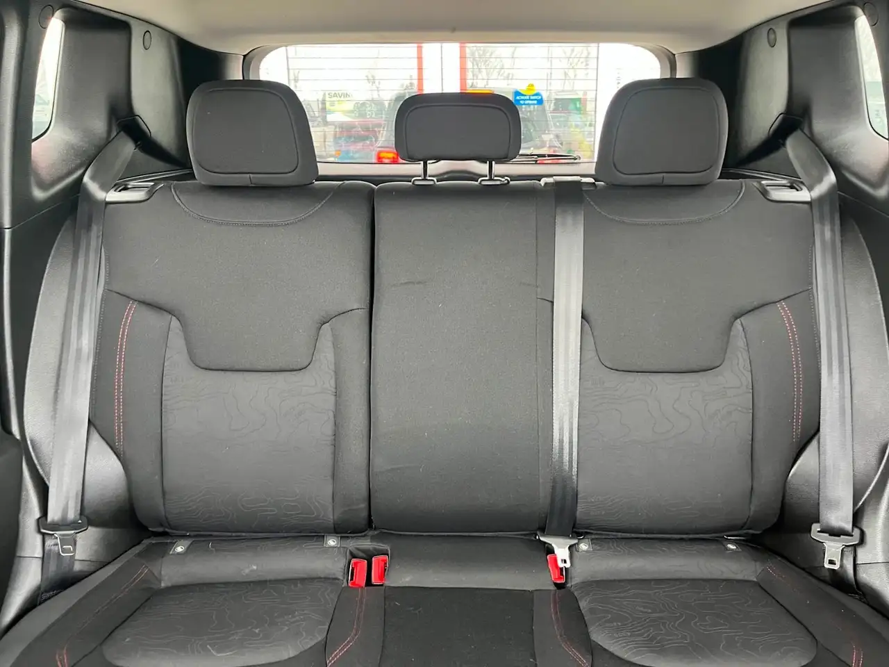 Jeep Renegade снимка Jeep Renegade