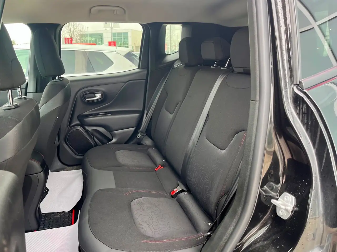 Jeep Renegade снимка Jeep Renegade