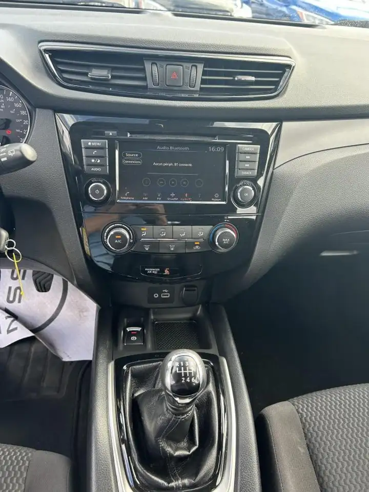 Nissan Qashqai снимка Nissan Qashqai