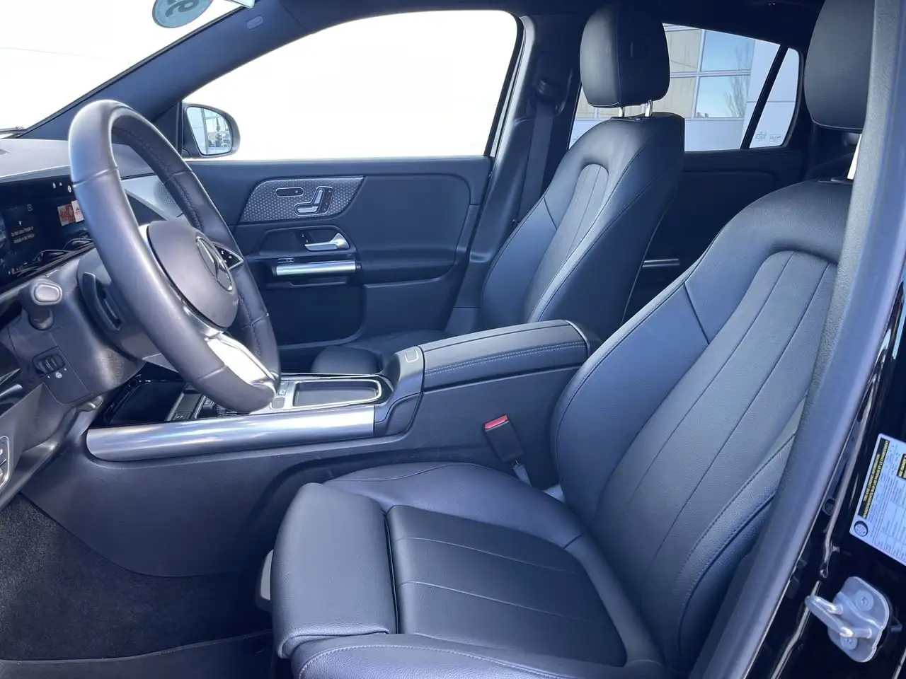 Mercedes-Benz GLA снимка Mercedes-Benz GLA
