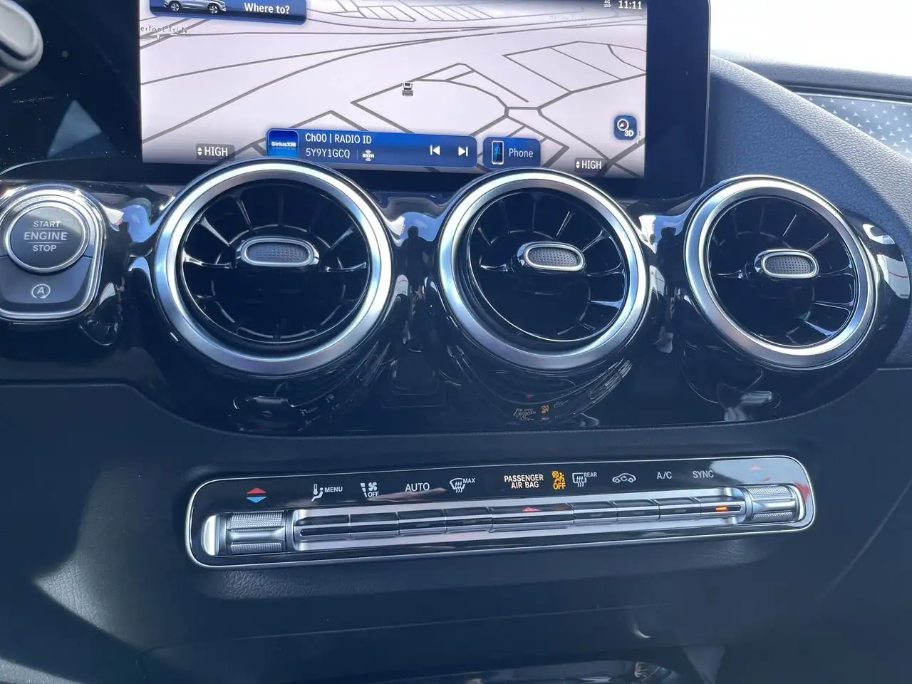 Mercedes-Benz GLA снимка Mercedes-Benz GLA