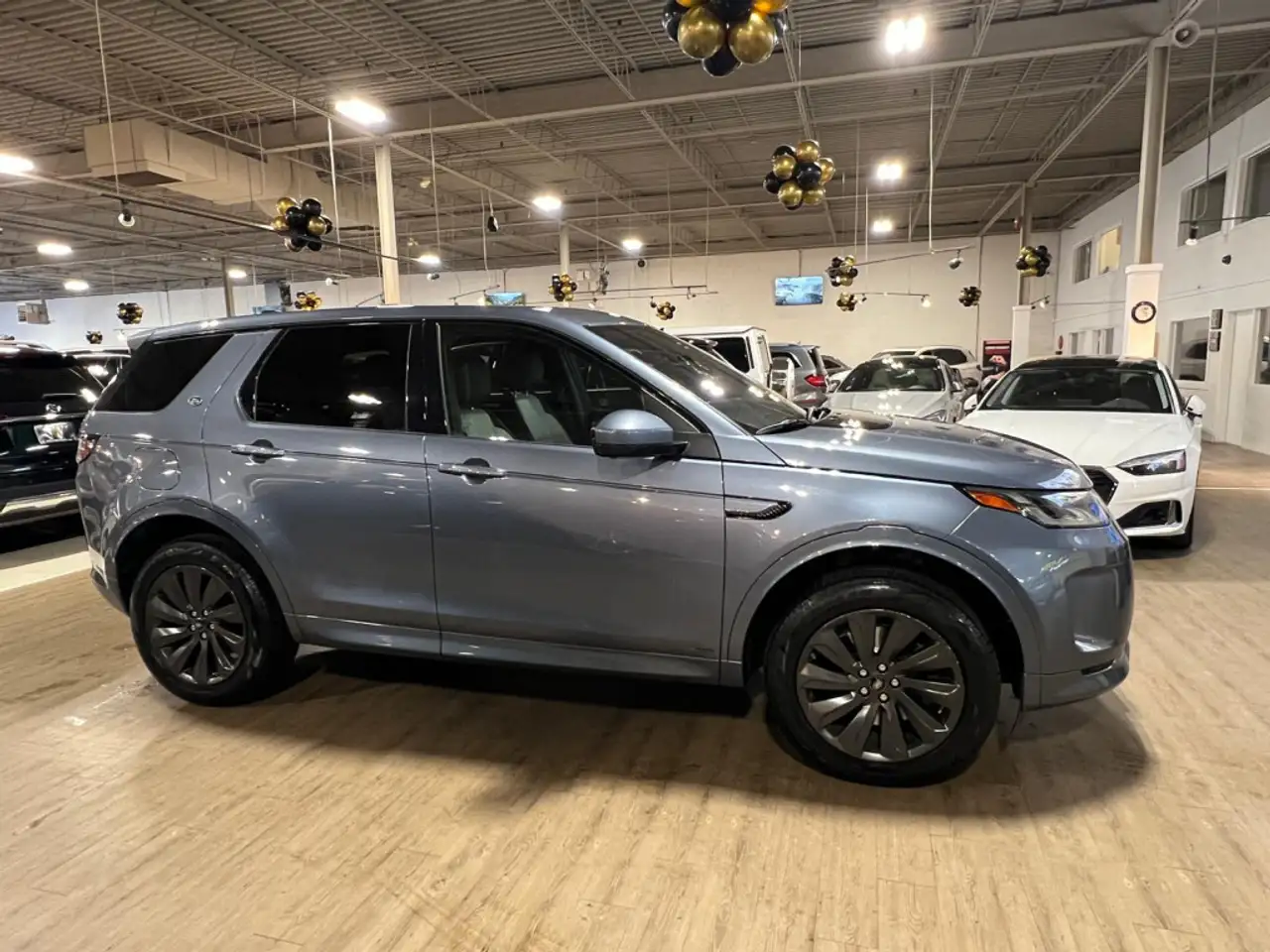 Land Rover Discovery Sport снимка Land Rover Discovery Sport