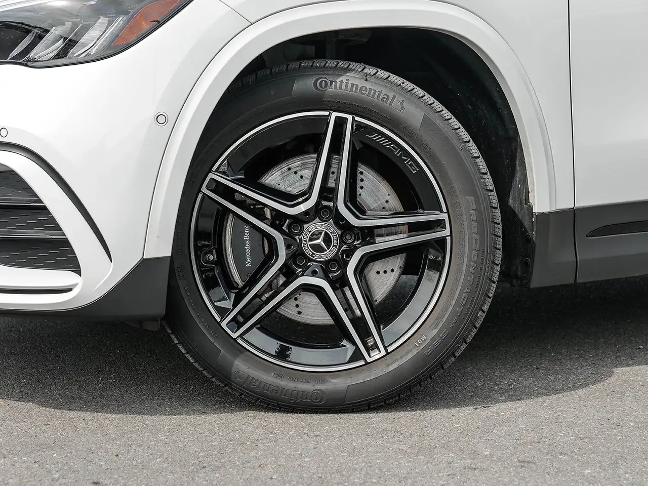 Mercedes-Benz GLA снимка Mercedes-Benz GLA