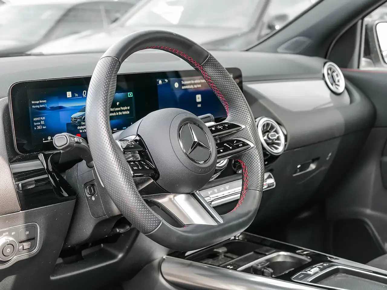 Mercedes-Benz GLA снимка Mercedes-Benz GLA