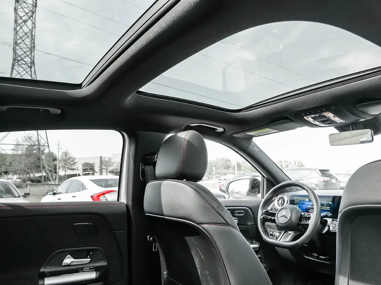 Mercedes-Benz GLA снимка Mercedes-Benz GLA
