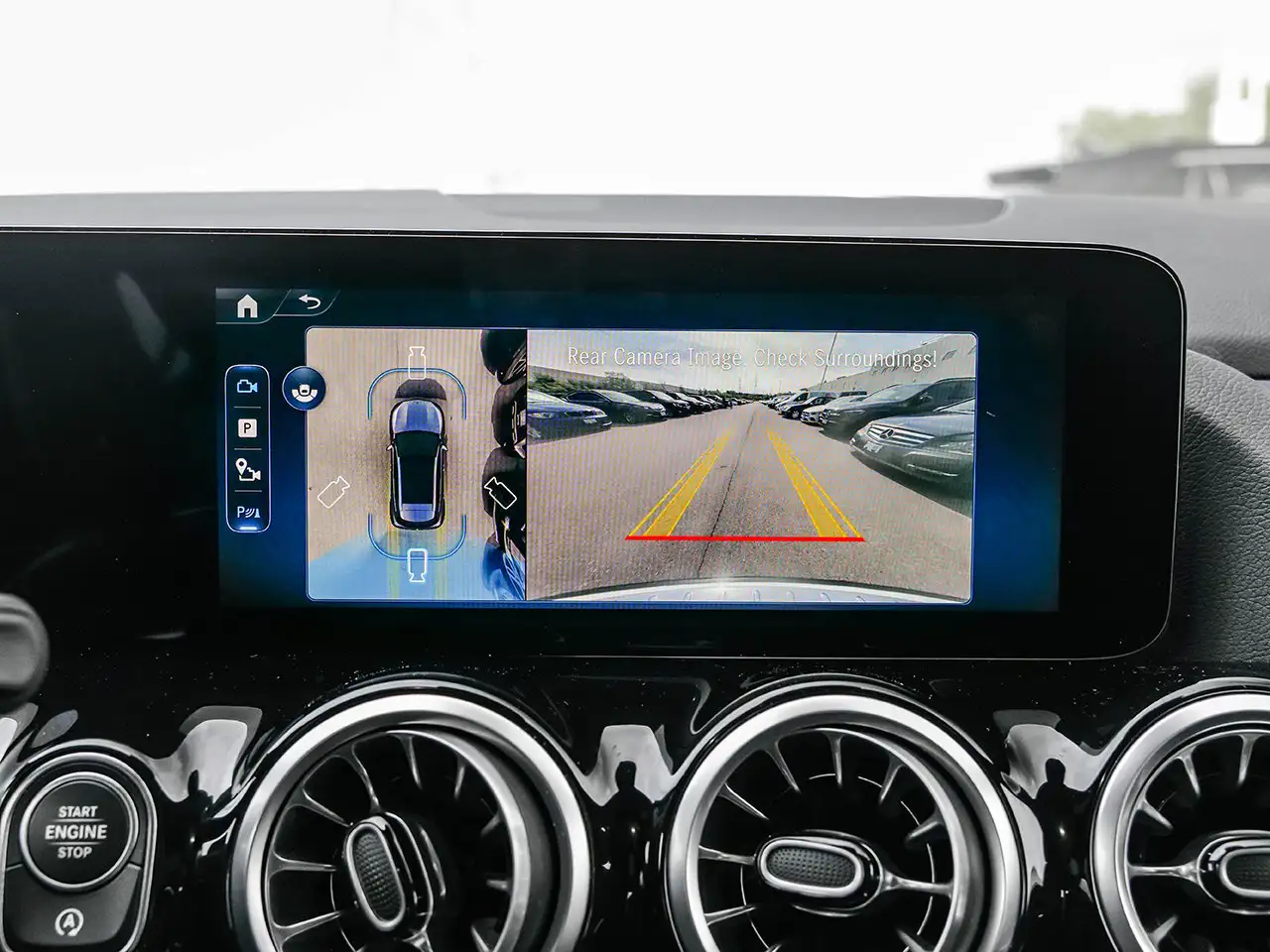 Mercedes-Benz GLA снимка Mercedes-Benz GLA