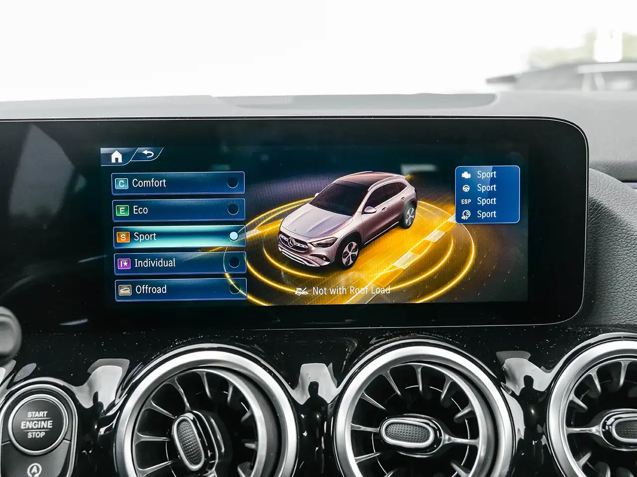 Mercedes-Benz GLA снимка Mercedes-Benz GLA