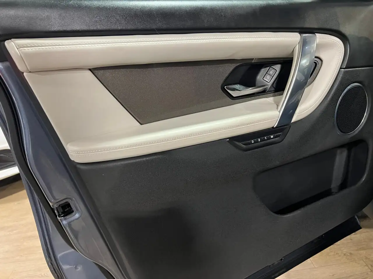 Land Rover Discovery Sport снимка Land Rover Discovery Sport