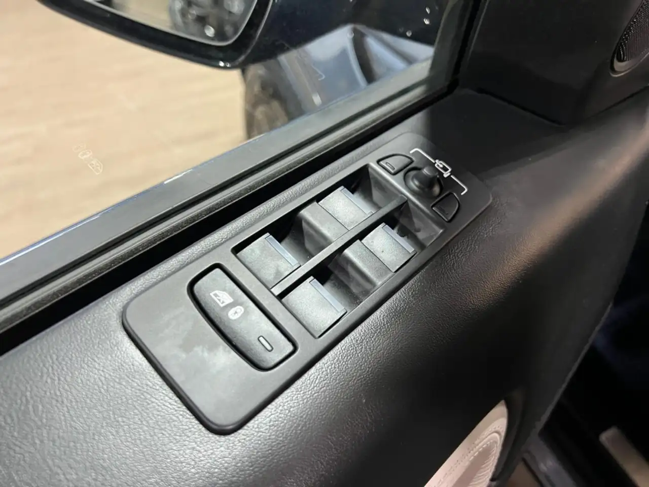 Land Rover Discovery Sport снимка Land Rover Discovery Sport