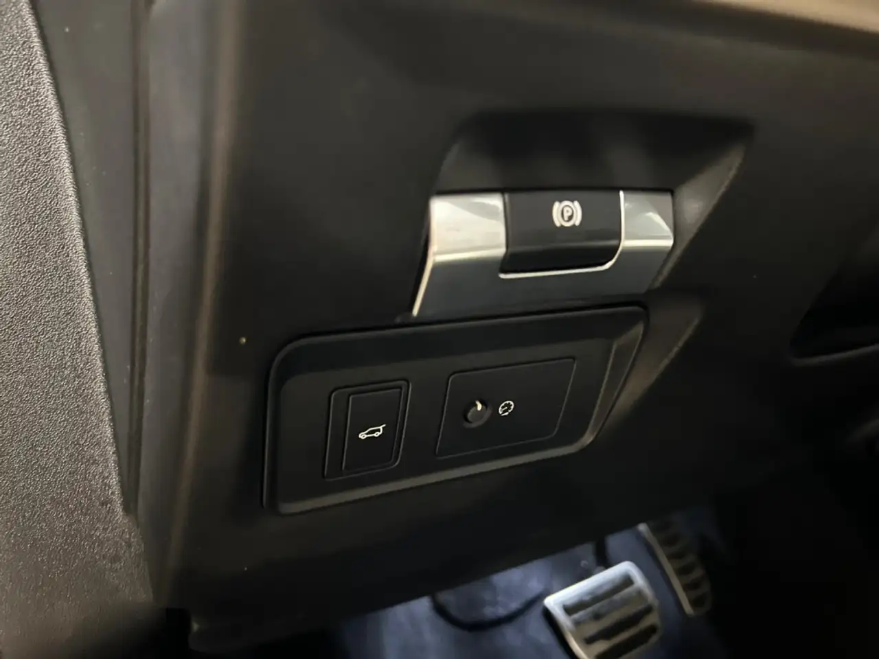 Land Rover Discovery Sport снимка Land Rover Discovery Sport