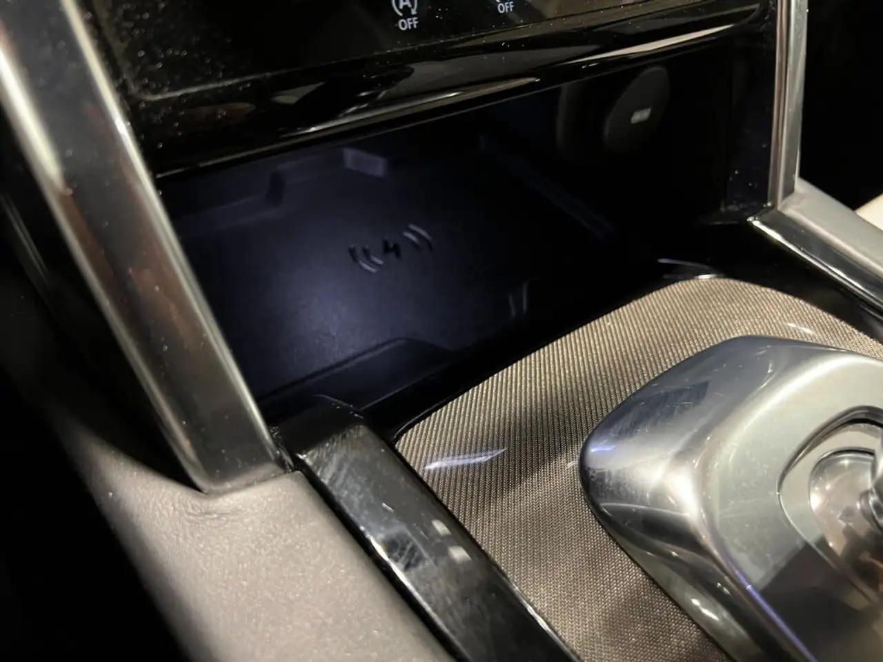 Land Rover Discovery Sport снимка Land Rover Discovery Sport