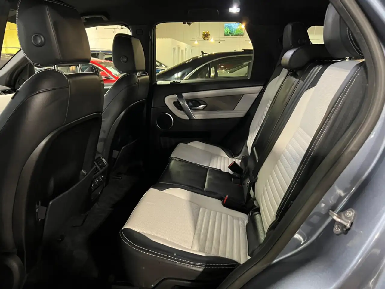 Land Rover Discovery Sport снимка Land Rover Discovery Sport